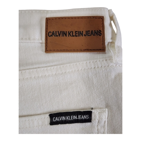 Calvin Klein High Rise Button Fly White Jeans Size 10/30 Slim Straight Raw Hem - Picture 7 of 8